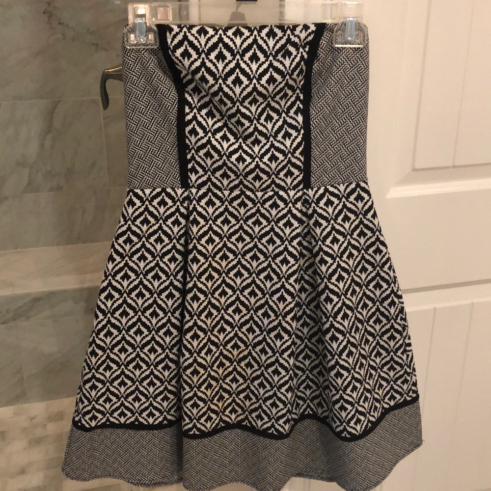 Black and white strapless dress